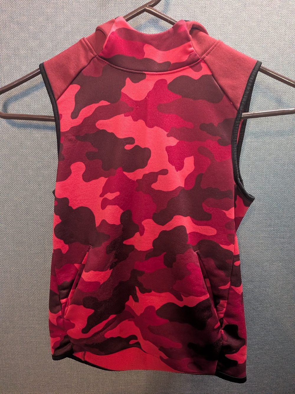 Old Navy Active Red and Black Camo Knit Pullover